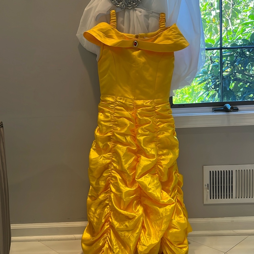 Belle Beauty and The Beast Yellow Gown Costume Size 8 gloves wand jewelry tiara